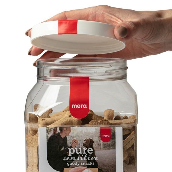 Собаки насолоджуються Mera Pure Sensitive Snack Turkey & Rice &mdash; натуральні снеки з індичкою для енергії та здоров&rsquo;я. Надійний перекус для вашого улюбленця!